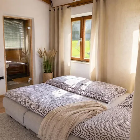 Kleine Wellness-oase Mit Sauna & Garten Kirchdorf am Inn
